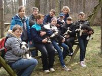 Dzieci ze Szkoły Podstawowej w Kuklówce odwiedziły szczeniaczki